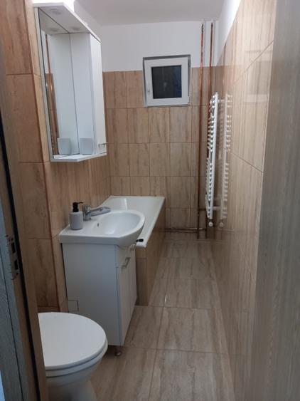 Apartament de inchiriat cu 2 camere, zona dambovita/sagului
