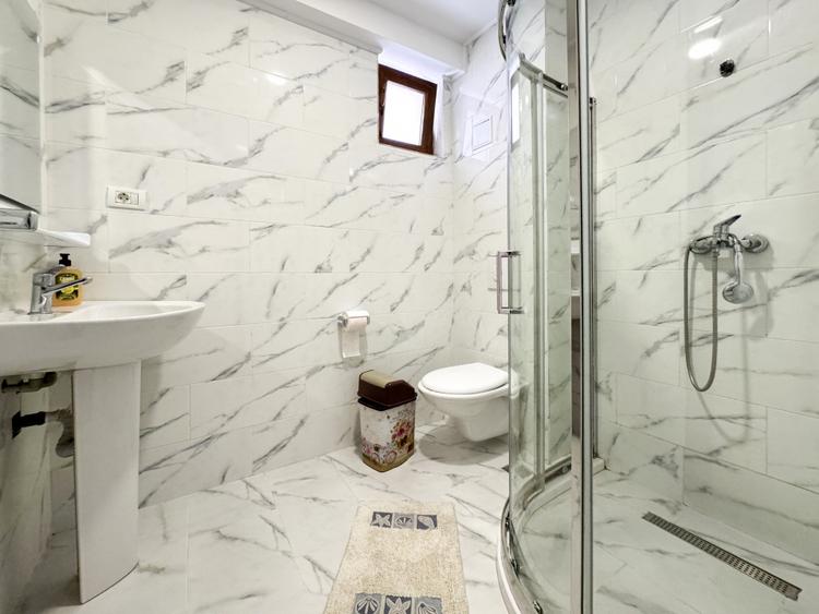 Pensiune de vanzare Costinesti, 26 camere duble, complet functionala