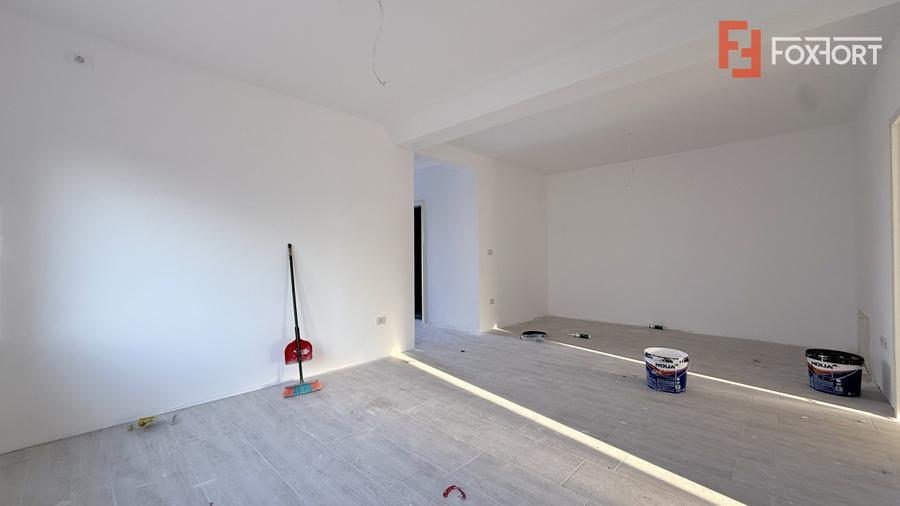 Duplex de vanzare, 3 camere pe parter + pod - Mosnita Veche