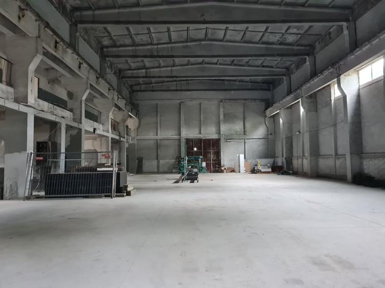 Inchiriez hala industriala