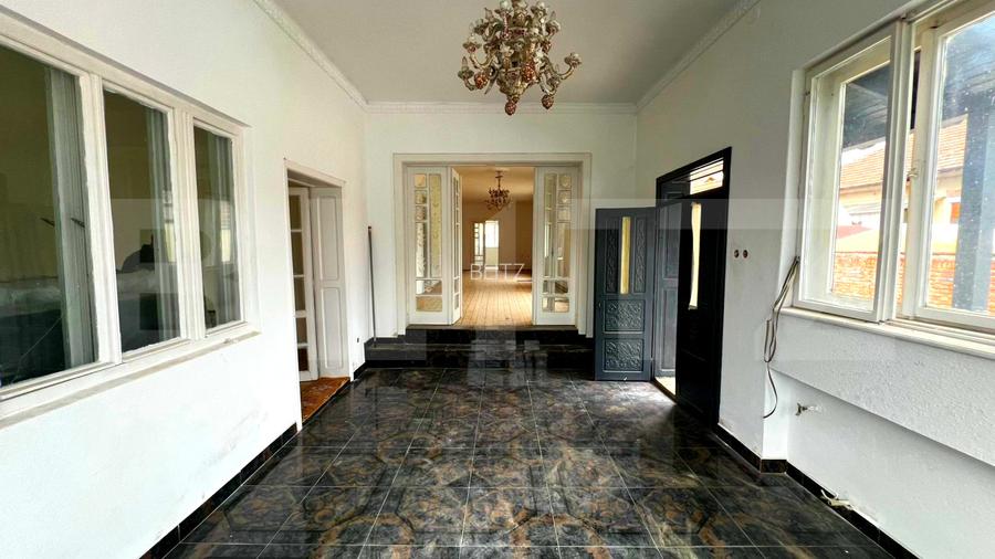 Casa de vânzare, 6 camere, 198 mp utili, teren 644 mp, zonă centrală - 5