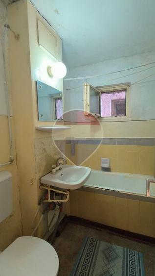 Apartament cu 3 camere de vânzare, decomandat Micro 17- Galați
