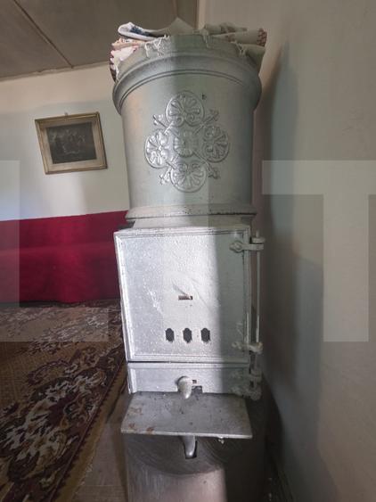 Casa traditionala din lemn in satul Zoltan