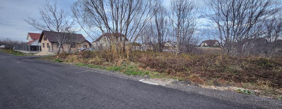 Teren 1985 mp in Stupini, utilitati, asfalt, pretabil locuințe colective P+2E+M!