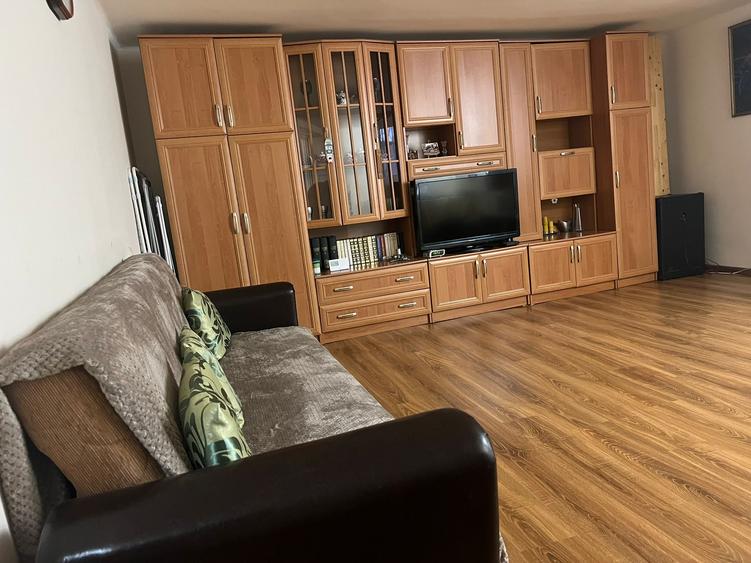 Apartament la casa