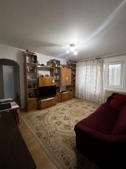 Vând apartament cu 3 camere în Păcurari, Cimitirul Evreiesc