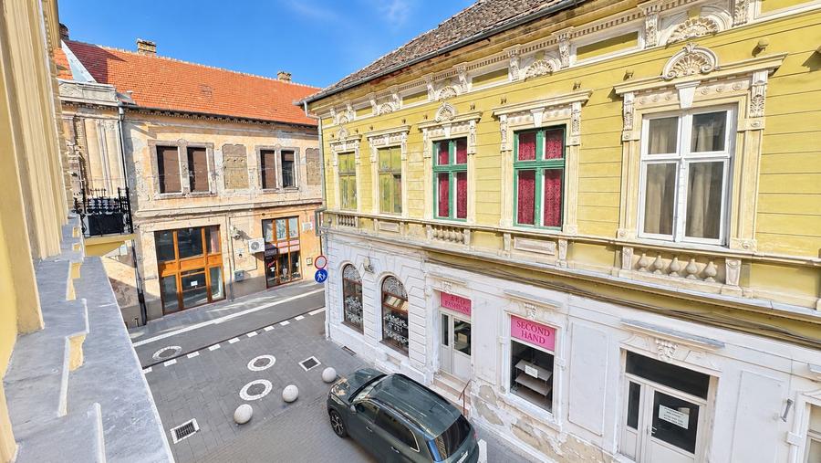 De vanzare/ Închiriat apartament istoric confort lux ultracentral Arad