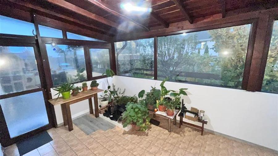 Apartament 3 camere, pe 2 nivele cu curte, in Bucium