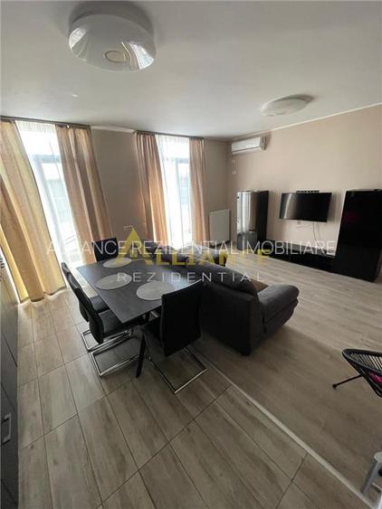Apartament cu 3 camere sectorul 4 - 9