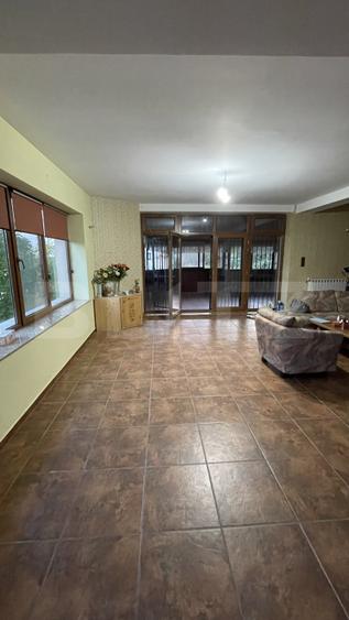 Vila de vanzare, 500 mp, teren 1000 mp, zona Stefanesti