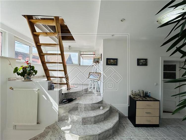 Casa individuala, teren mare, 260 mp utili, Sura Mica