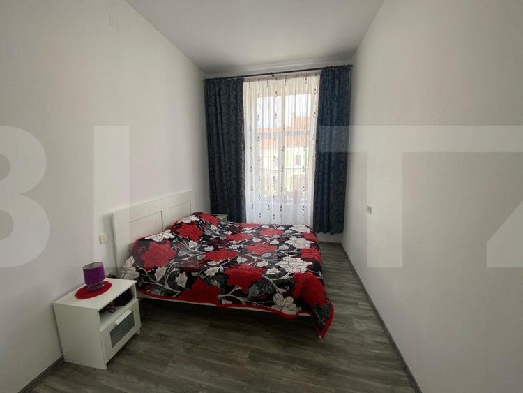 Apartament de 3 camere, decomandat, 74 mp, zona Piata Unirii