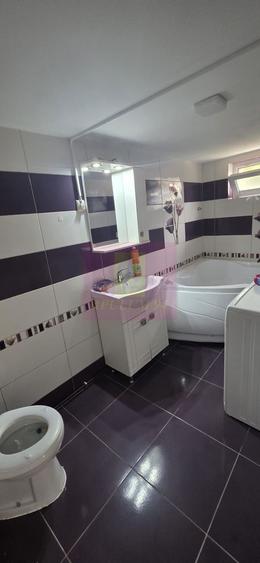 Casa cu 3 camere de vanzare in Campina