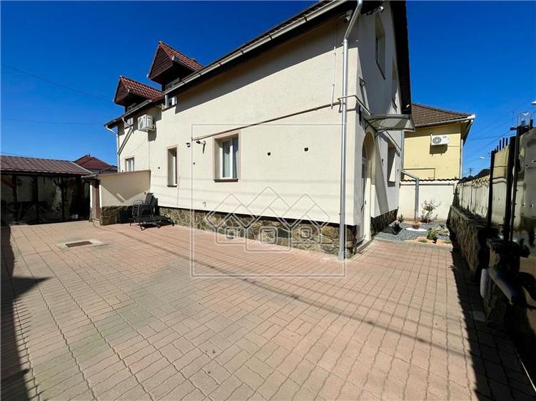 Casa individuala, moderna, 4 camere, fotovoltaice, mobilata complet
