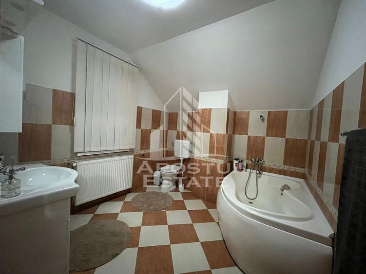 Casa individuala cu 6 camere, 3 bai, garaj, teren 500 mp si 2 fronturi