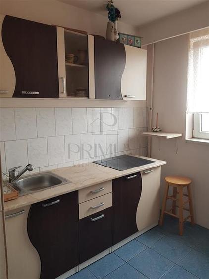 Complexul Studentesc - 2 Camere - Etaj intermediar cu LIFT - Decomandat