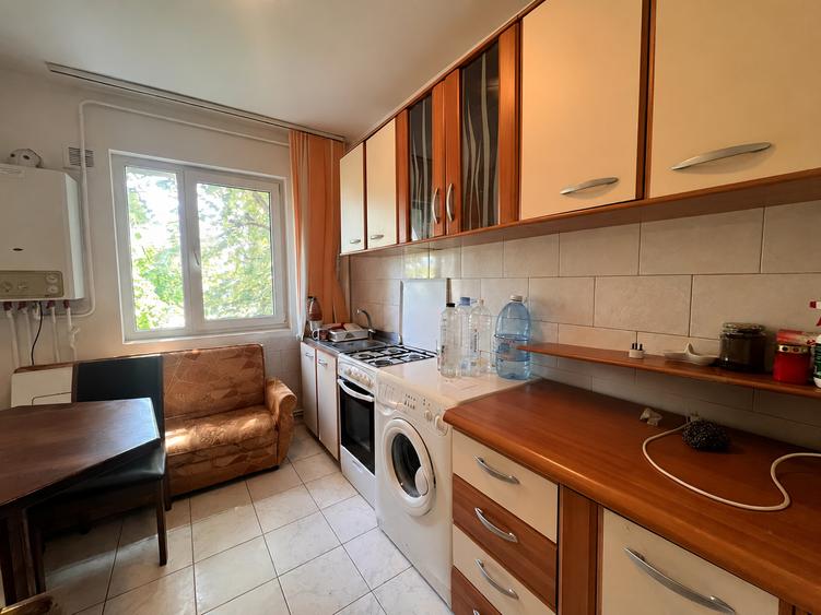 Apartament 2 camere-etaj intermediar-Tătărași, Doi Băieți