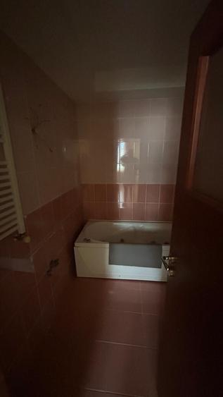 Apartament 3 camere S4 str Savinesti