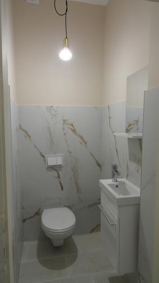 Casa recent renovata  .str. Avram Iancu, curte 300 mp, 3 parcari, zona centrala
