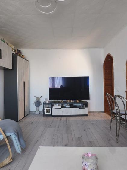 Apartament 3 camere zona Astra - Planete