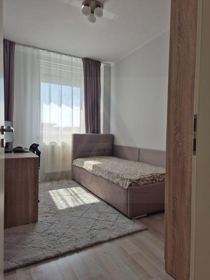 Penthouse 83 mp 3 camere 2 băi terasa 37 mp boxa la subsol Avangarden