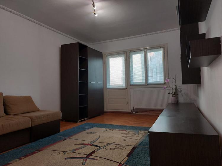 Apartament 3 camere decomandate – Zona Girocului, Str. Lidia