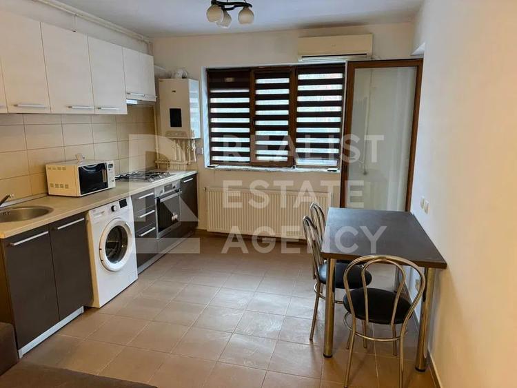 Vânzare, apartament 2 camere, zona Apărătorii Patriei