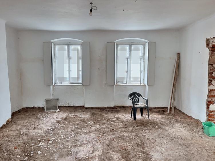 Spatiu birou 152 mp in curs de renovare cu parcare