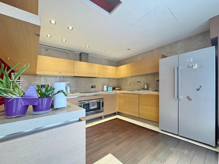 PENTHOUSE EXCLUSIVIST