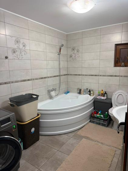 Casa cu etaj zona centrala in Cismea la cheie