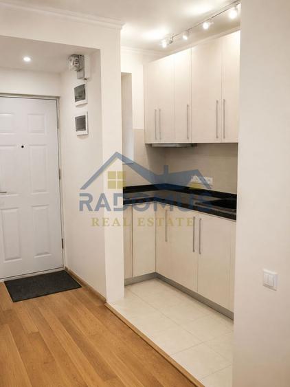 De închiriat – Garsonieră dublă | 350 €/lună | Central