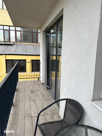 Unirii Garsoniera Bloc Nou cu balcon + prox. metrou