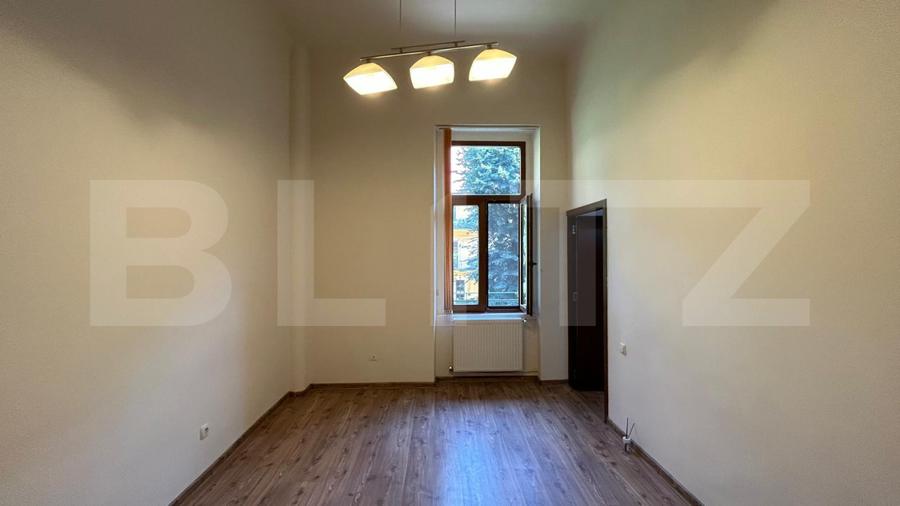 Apartament 2 camere în incinta Palatului Ștern, Centrul Istoric al Oradiei