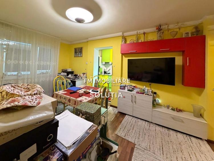 Apartament  3 camere decomandat, etajul 2 -zona Casa de Pensii - 2