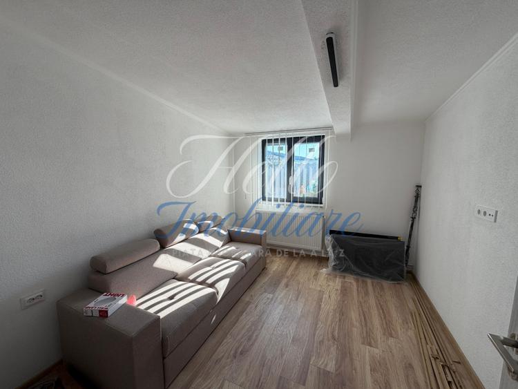 Apartament 3 camere, 60 mp, zona Vivo