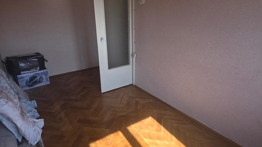Vand apartament cu 3 camere in Deva, etaj 3, zona Gojdu (scoala Andrei Saguna),