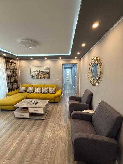 Apartament cu 4 camere semidecomandate, Marasesti