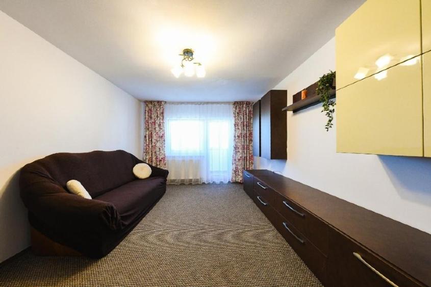 Proprietar inchiriez ap. 4 camere decomandate, parcare, Cipariu-Gheorgheni