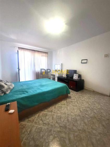 Apartament 2 Camere, Decomandat, etaj 2 din 3