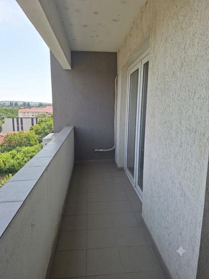 Garsonieră decomandată 41 mp, balcon spatios 7 mp, Brazdă