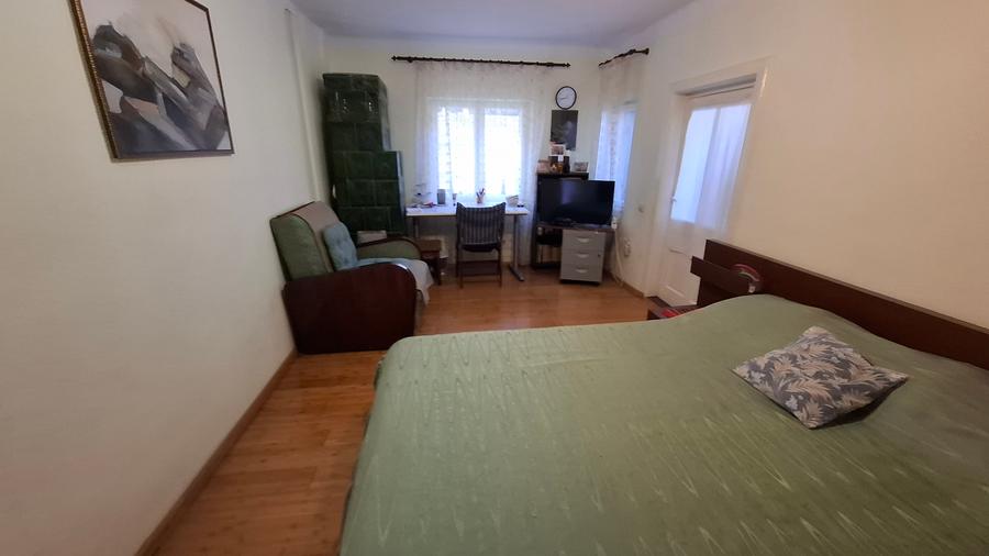 Casa 3 camere - constructie mixta + teren 200 mp (deschidere 8 ml )