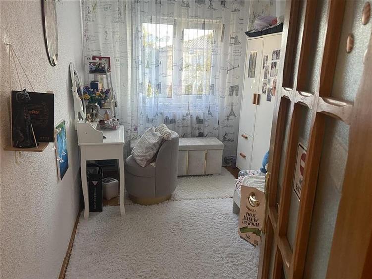 Apartament 3 camere , zona ultracentrala - Primaria Focsani , 83 mp , imbunatati