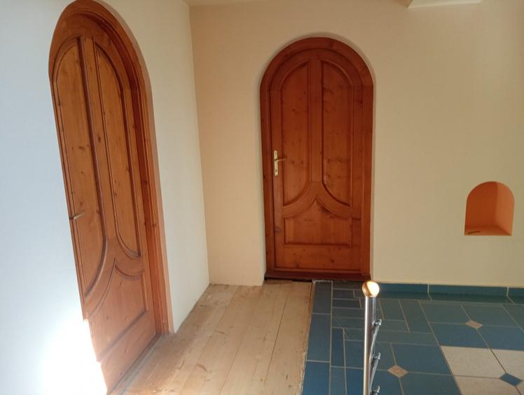 CASA 6 camere CU MANSARDA cu un design deosebit si o arhitectura futurista
