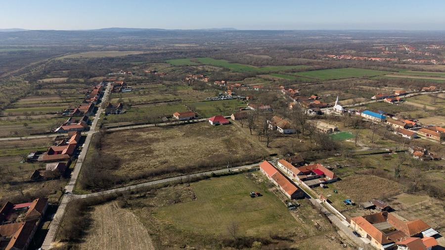 Conac nobiliar de secol XIX cu 8 camere în Maciova