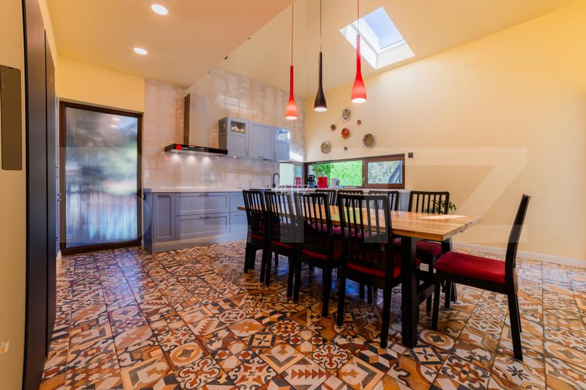 Vila de lux de inchiriat, 240 mp, 800 mp teren, zona Noua