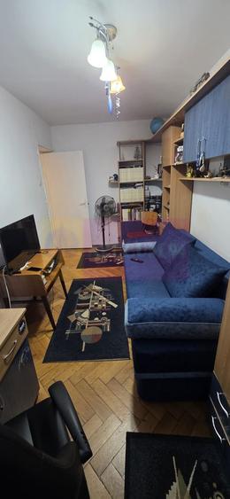 Apartament cu 3 camere de vanzare in Campina