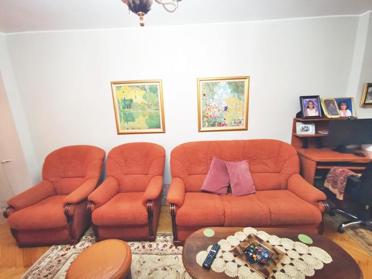 Vanzare 4 cam modern,complet renovat 100 mp, boxa si parcare ADP zona Parlament