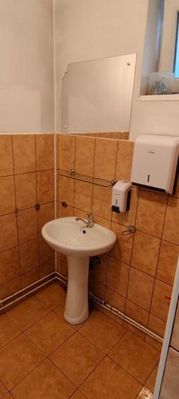 Spatiu comercial la casa cu intrare directa din strada