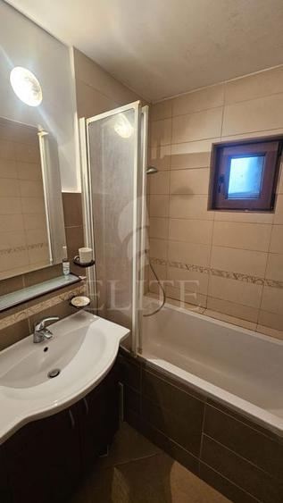 Apartament 3 camere în zona SALA SPORTURILOR