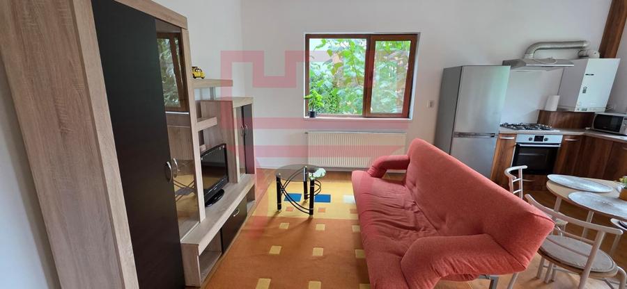 Inchiriere apartament 90mp 3 camere intr-o zona retrasa cu gradina